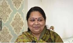 20 साल छोटी साधना गुप्ता को दिल दे बैठे थे Mulayam Singh, लाइमलाइट से रहती हैं दूर, जानिए सपा नेता की दूसरी पत्नी के बारे में