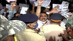 Shivsena Mumbai : कर्नाटकचे CM बोम्मईं यांच्या विरोधात शिवसैनिक आक्रमक, भाजप कार्यालयाबाहेर आंदोलन