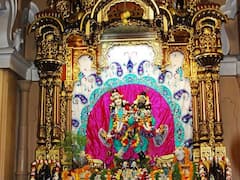 Famous Lord Krishna Temple: जीवन में एक बार जरूर करें श्री कृष्ण के इन फेमस मंदिरों के दर्शन, सभी समस्याओं का होगा समाधान