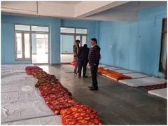 Greater Noida News: ग्रेटर नोएडा में बेसहारा लोगों को ठंड से बचाने के लिए हो रहे इंतजाम, सोशल डिस्टेंसिग के साथ बनाया गया रैन बसेरा