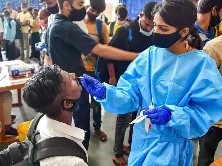 Omicron Update: Over 70 corona patients in Chandigarh, 1261 people were examined and five new patients were found Omicron Update : ਚੰਡੀਗੜ੍ਹ 'ਚ ਕੋਰੋਨਾ ਦੇ ਮਰੀਜ਼ 70 ਤੋਂ ਪਾਰ, 1261 ਲੋਕਾਂ ਦੀ ਜਾਂਚ 'ਚ ਮਿਲੇ ਪੰਜ ਨਵੇਂ ਮਰੀਜ਼