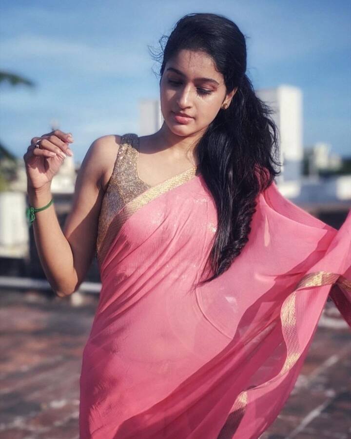 உன்னாலே எண்ணங்கள் ஆயிரம்  ஹேய் பெண்ணே