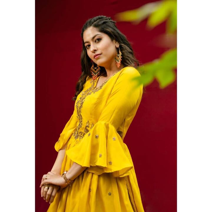 उत्तम अभिनयासोबतच अभिज्ञा तिच्या 'तेजाज्ञा' या कपड्यांच्या ब्रँण्डसाठीही प्रसिद्ध आहे. (photo:abhidnya.u.b/ig)