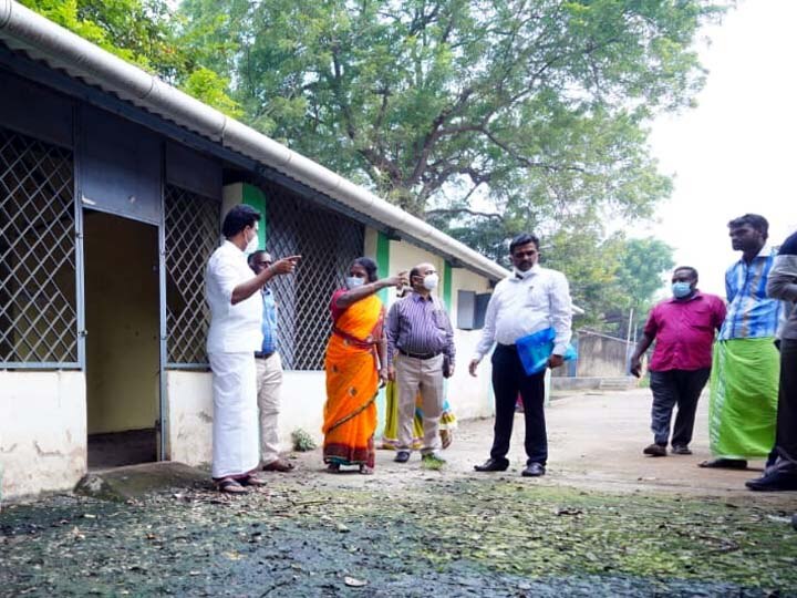 தஞ்சாவூரில் உள்ள மாநகராட்சி பள்ளியில் பள்ளிக்கல்வித்துறை அமைச்சர் திடீர் ஆய்வு