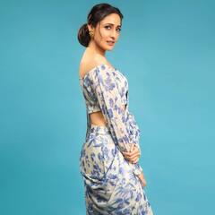 Pragya Jaiswal photos: నీలిరంగు చీరకట్టులో అఖండ అందాల భామ