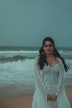 யாத்தே யாத்தே.... வெள்ளாவி...-பேச்சுலர் திரைப்பட நடிகை திவ்ய பாரதியின் படங்கள் !