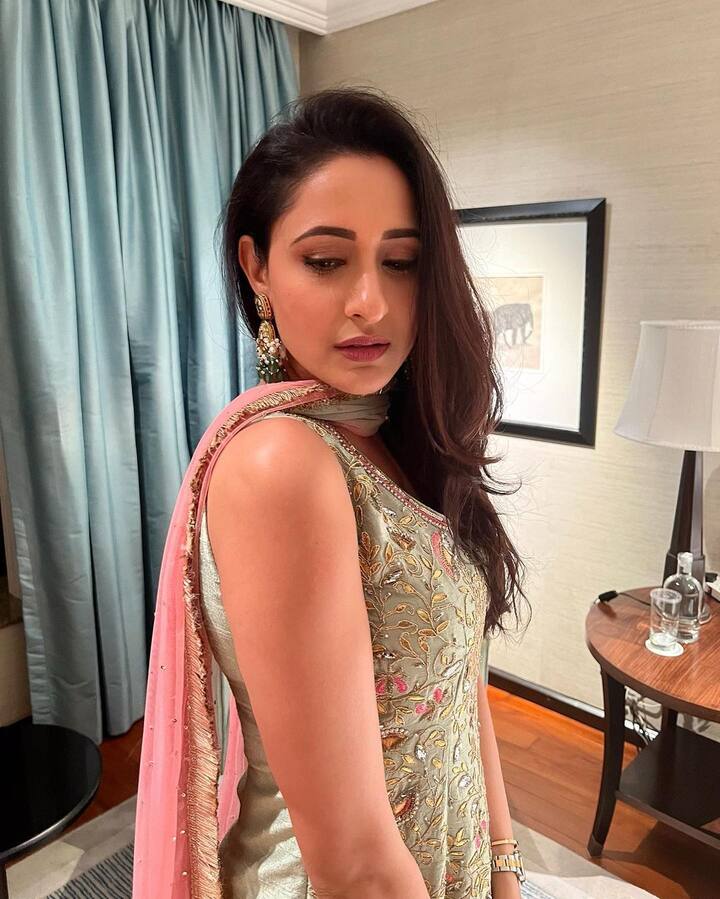 ప్రగ్యా జైస్వాల్ క్యూట్ పిక్స్ (Image credit: Pragya jaiswal/Instagram)