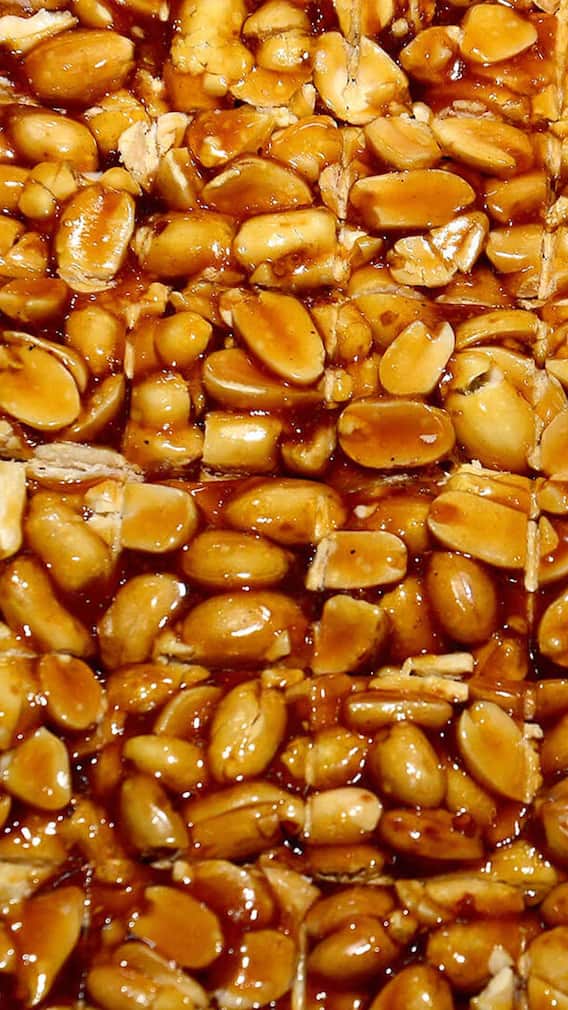 ਸਰਦੀਆਂ 'ਚ ਘਰ 'ਚ ਇਸ ਤਰੀਕੇ ਨਾਲ ਬਣਾਓ ਗਚਕ