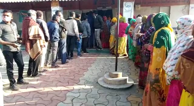Polling postponed in Gram Panchayat elections due to change of symbol in panchmahal viraniya Gujarat Gram Panchayat election: મતદાન દરમિયાન  ચિન્હ બદલી જતાં વિરોધ વચ્ચે  આ ગામનું મતદાન મોકૂફ, જાણો શુ છે મામલો