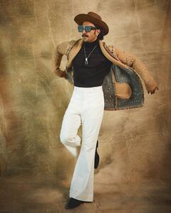 Ranveer Singh : रणवीर सिंहच्या हटके लूकची सोशल मीडियावर हवा