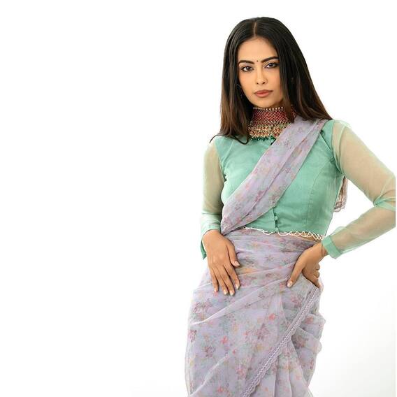 Avika Gor: అవికా గోర్... చీరను ఇలా కూడా కట్టుకోవచ్చు! 