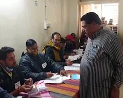 Gujarat Gram Panchayat Polls 2021: ગુજરાતમાં ગ્રામ પંચાયતની ચૂંટણીમાં મતદાનનો કેવો છે માહોલ, જુઓ તસવીરો