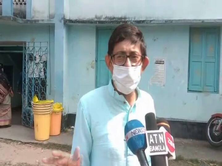 পুরভোট নিয়ে আজ শহরজুড়েই রীতিমত উৎসব আবহ। পুরভোট উপলক্ষে ছুটির মেজাজ স্টুডিও পাড়া থেকে রেকর্ডিং স্টুডিও, সর্বত্র৷ নাকতলা হাইস্কুলে ভোট দিতে আসেন উত্তরপাড়ার তৃণমূল বিধায়ক ও অভিনেতা কাঞ্চন মল্লিক। তিনি বলেন, 