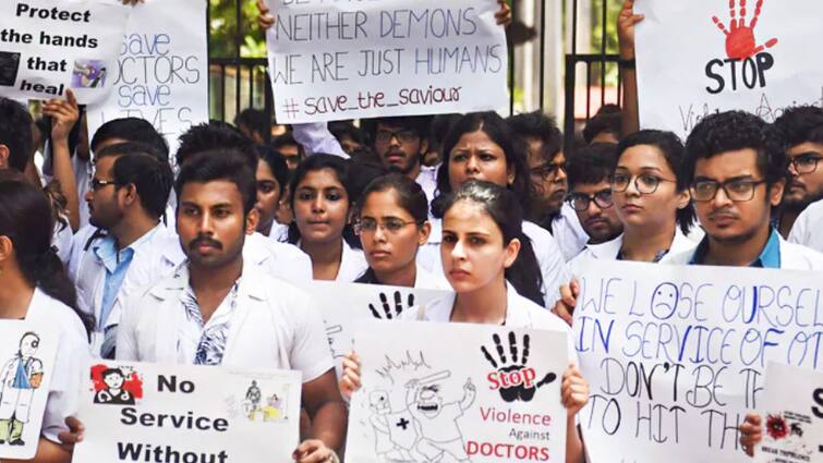 maharashtra resident doctors protest called off after discussion Director of the Directorate of Medical Education and Research Doctors Strike : महाराष्ट्रातील निवासी डॉक्टरांचा संपाचा मागे