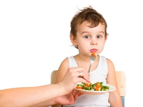 Parenting tips food allergy in babies symptoms cause and treatment Food Allergy: બાળકોને આ ફૂડથી થઇ શકે છે એલર્જી, જાણો તેના લક્ષણો અને ઉપાય