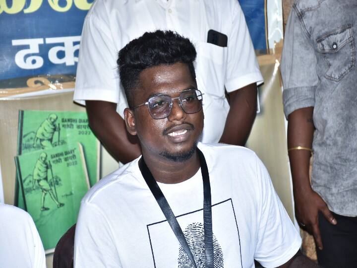 நிகழ்ச்சியில் தெருக்குரல் அறிவு ஒருங்கிணைப்பு பணி செய்தார்.