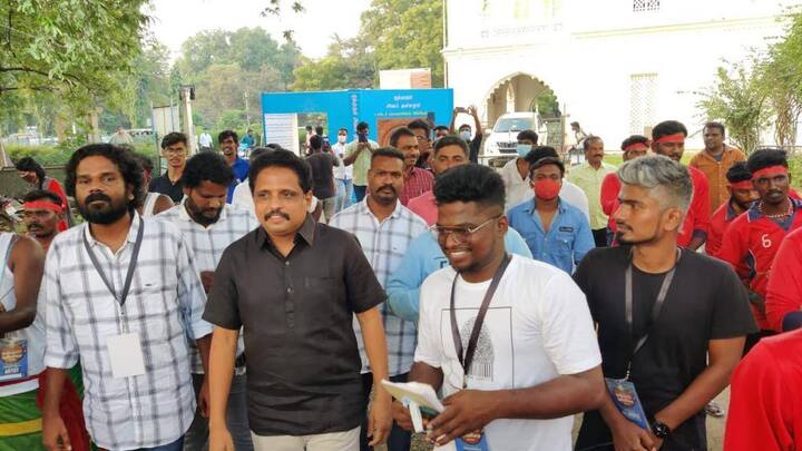 தெருக்குரல் அறிவு ,இயக்குநர் ரஞ்சித் ஆகியோர் கொண்ட குழுவினர் இதை ஒருங்கிணைக்கின்றனர்