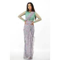 Avika Gor: అవికా గోర్... చీరను ఇలా కూడా కట్టుకోవచ్చు! 