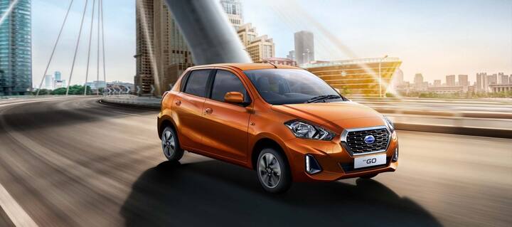 Datsun GO में 1198 सीसी का पेटोल इंजन दिया गया है. कंपनी का दावा है कि यह एक लीटर पेट्रोल में 19.02 किलोमीटर तक जा सकती है. यह ऑटोमेटिक और मैनुअल दोनों ट्रांसमिशन में आती है. इसके मैनुअल वेरिएंट की दिल्ली में एक्स शोरूम शुरूआती कीतम 4.03 लाख रुपये है.