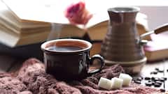 Hot Chocolate Tea: শীতকালে বাড়িতে বানিয়ে ফেলুন হট চকোলেট টি, রইল সহজ রেসিপি