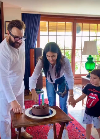Kareena Kapoor की गैरमौजूदगी में Sara Ali Khan ने निभाया बड़ी बहन होने का फर्ज, Taimur के लिए लेकर पहुंचीं केक