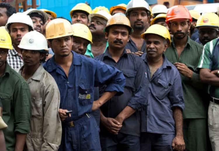 4 labour codes likely to be implemented by FY23 as states ready draft rules Labour Codes for FY23: কমবে কাজের দিন, টেক হোম বেতন! আগামী বছরই চালু হতে পারে নয়া শ্রম বিধি