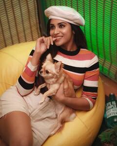 Indhuja Ravichandran pics: தனது செல்லக்குட்டியுடன் இந்துஜா கொடுத்த கியூட் போஸ்கள்..!