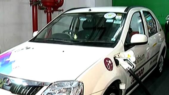 Electric Vehicle: इलेक्ट्रिक वाहनधारकाना सवलतीचा हात, प्रति युनिट साडेचार रुपये ABP Majha