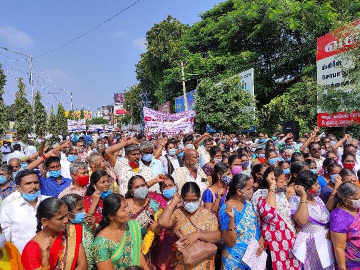 Handloom weavers and workers protest against the central government's GST tax in Salem. ஜிஎஸ்டி வரி உயர்வுக்கு எதிராக சேலத்தில் கைத்தறி நெசவாளர்கள் ஆர்ப்பாட்டம்