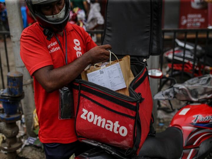 Zomato falls 15% in four sessions; Rs 15,624 crore investor wealth wiped out தொடர்ந்து சரிவினை சந்திக்கும் சோமாட்டோ பங்குகள்! - ரூ15,624 கோடி இழப்பு!