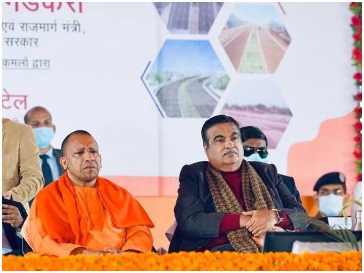UP Election 2022: Nitin Gadkari praised CM Yogi Adityanath in Jaunpur, laid the foundation stone of many schemes ann UP Election 2022: जौनपुर पहुंचे नितिन गडकरी ने की सीएम योगी की तारीफ, कहा- यूपी में साकार होता दिख रहा रामराज्य का सपना
