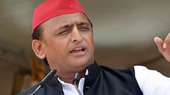 IT Raids को लेकर Twitter पर SP Vs BJP, किसके ट्वीट में क्या लिखा है? | UP Elections