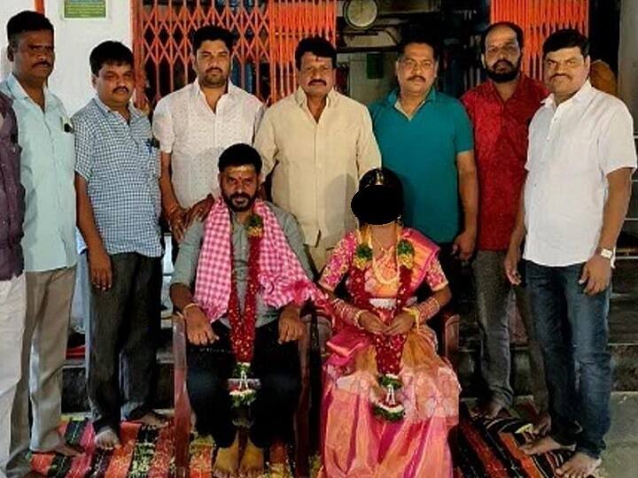 Sangareddy Wedding: Marriage done with Man who escapes with dowry in sangareddy district Sangareddy: పెళ్లి పందిరి నుంచి కట్నంతో వరుడు పరారీ ఘటన సుఖాంతం.. మళ్లీ అంత పని చేసేశారే..!