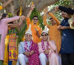 Gay Couple Marriage: तेलंगाना में धूमधाम से गे कपल ने रचाई शादी, माता-पिता ने दिया आशीर्वाद, देखें तस्वीरें