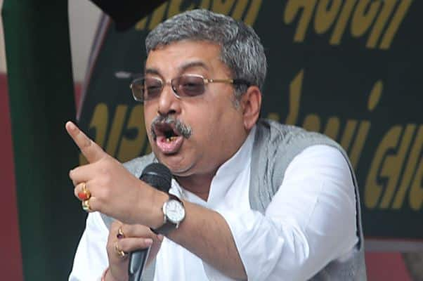 hoogly 'want new MP' poster against Kalyan Banerjee in his Loksabha Hoogly News: 'নতুন সাংসদ চাই' নিজের লোকসভা কেন্দ্রেই কুরুচিকর পোস্টার কল্যাণ বন্দ্যোপাধ্যায়ের বিরুদ্ধে