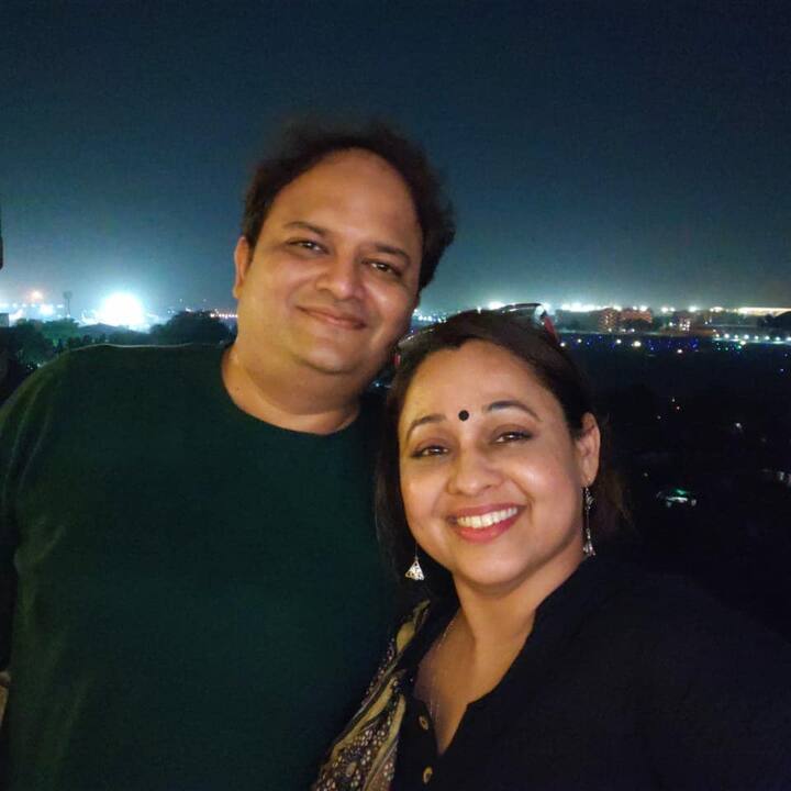 सोनालिका जोशी अक्सर सोशल मीडिया पर अपनी और अपने परिवार की तस्वीर शेयर करती रहती है. जिससे उनकी निजी जिंदगी में झांकने का थोड़ा मौका भी जरूर मिलता है. (फोटो – सोशल मीडिया)