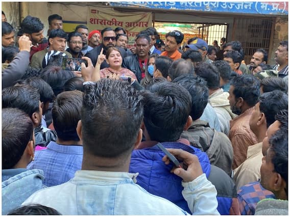 Ujjain News: उज्जैन में ऑटो चालकों का RTO घेराव भी नहीं आया काम, जवाब मिला- जारी रहेगा अभियान Ujjain News: उज्जैन में ऑटो चालकों का RTO घेराव भी नहीं आया काम, जवाब मिला- जारी रहेगा अभियान