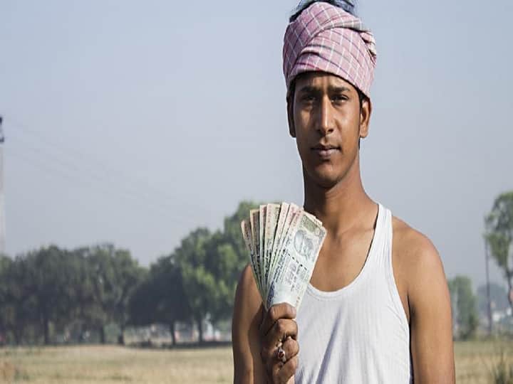 700k found ineligible for PM-Kisan scheme in Uttar Pradesh PM Kisan: రైతులకు షాక్ ఇచ్చిన కేంద్రం.. పీఎం కిసాన్ డబ్బులు వెంటనే తిరిగిచ్చేయండి
