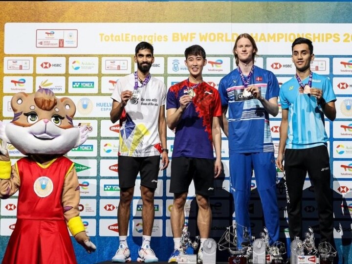 India wins Silver: ஒரே தொடரில் இரண்டு பதக்கங்கள்! உலக பேட்மிண்டன் சாம்பியன்ஷிப்பில் சாதித்த இந்திய வீரர்கள்