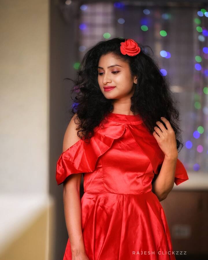 జానకి కలగనలేదు సీరియల్ నటి విష్ణుప్రియ ఫొటోస్ (Image Credit: Sidshnu / Instagram) జానకి కలగనలేదు సీరియల్ నటి విష్ణుప్రియ ఫొటోస్ (Image Credit: Sidshnu / Instagram)