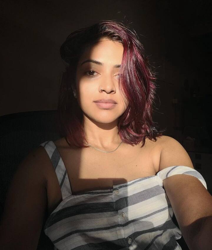 நீண்ட நாள் ஆனது நெஞ்சம் ஊஞ்சல் ஆடுது