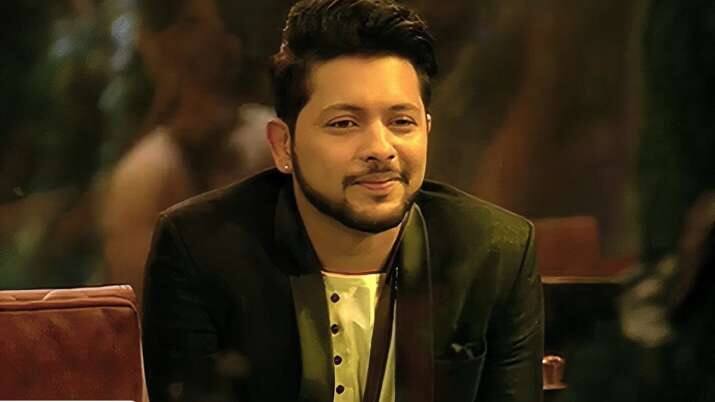 Nishant Bhatt: एक और बिग बॉस ओटीटी कंटेस्टेंट जिनका नाम है निशांत भट्ट. उन्हें बीबी 15 के लिए हर वीक 2 लाख रुपये मिल रहे हैं.