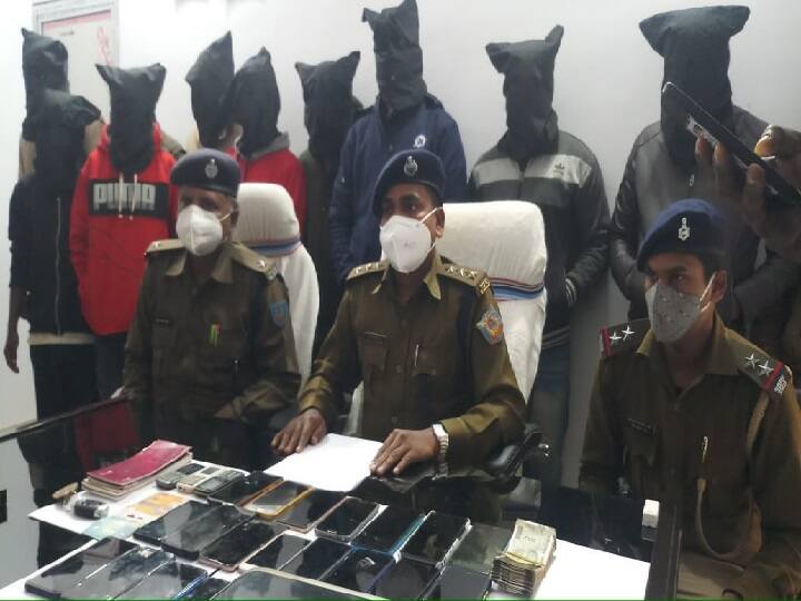 Crime News: झारखंड के देवघर में पुलिस को मिली बड़ी कामयाबी, 11 साइबर अपराधी गिरफ्तार 11 cyber criminals arrested in deoghar Jharkhand, know in details Crime News: झारखंड के देवघर में पुलिस को मिली बड़ी कामयाबी, 11 साइबर अपराधी गिरफ्तार