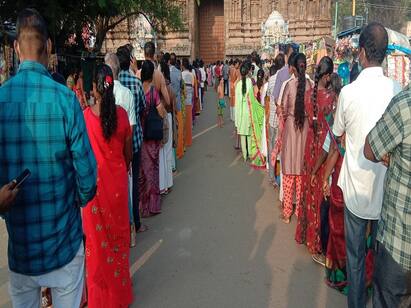 thiruvarur thiyagarajar temple patha tharisanam திருவாரூர் தியாகராஜர் ஆலயத்தில் திருவாதிரை திருவிழா: ஆயிரக்கணக்கானோர் பாத தரிசனம்!