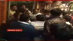 KMC Election 2021: পুরভোটে একাধিক ওয়ার্ডে আক্রান্ত বিরোধীরা, আজ ও কাল প্রতিবাদ কর্মসূচির ডাক বামেদের। Bangla News