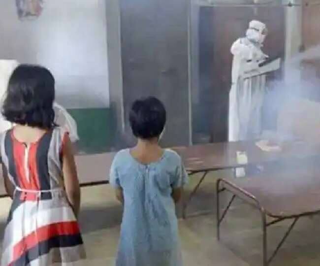 मध्य प्रदेश में अनाथ बच्चों के लिए राज्य सरकार ने ‘मुख्यमंत्री कोविड-19 बाल सेवा योजना’ शुरू की है. इसके तहत 130 परिवारों के 173 बच्चों को 5000 रूपये प्रतिमाह की आर्थिक सहायता, नि:शुल्क राशन और बच्चों की शिक्षा की व्यवस्था की जाएगी.