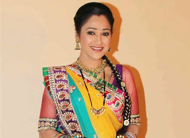 मीडिया रिपोर्ट्स की मानें दिशा वकानी साल 2017 तक ‘तारक मेहता का उल्टा चश्मा’ का हिस्सा रहीं थीं. एक्ट्रेस ने इस शो से मैटरनिटी लीव ली थी. दिशा के घर नवंबर 2017 में बेटी का जन्म हुआ जिसका नाम स्तुति (Stuti) है. हालांकि, इसके बाद दिशा ने दोबारा यह शो ज्वाइन नहीं किया.