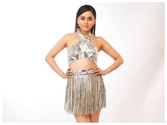Tejasswi Prakash हैं BB15 की सबसे महंगी कंटेस्टेंट, जानें किसको मिल रही है कितनी फीस Tejasswi Prakash हैं BB15 की सबसे महंगी कंटेस्टेंट, जानें किसको मिल रही है कितनी फीस