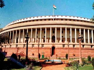 Parliament Winter Session Electoral Reform Bill Aadhaar Voter ID Linking Passed in lok sabha Electoral Reform Bill: தேர்தல் சீர்திருத்த மசோதா மக்களவையில் தாக்கல் - எதிர்க்கட்சிகள் கடும் அமளி 