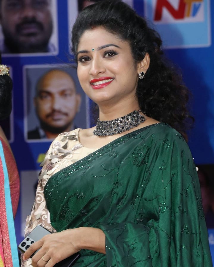 జానకి కలగనలేదు సీరియల్ నటి విష్ణుప్రియ ఫొటోస్ (Image Credit: Sidshnu / Instagram)